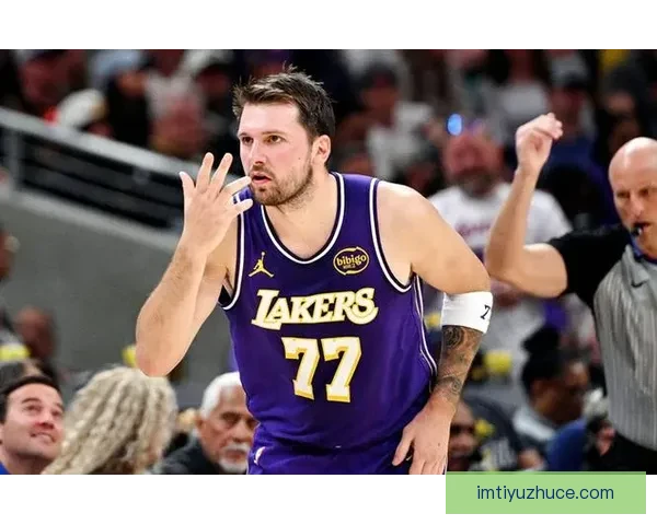 东契奇疯狂三月超强表现 高难度三分接连命中 比上次得分王更具统治力